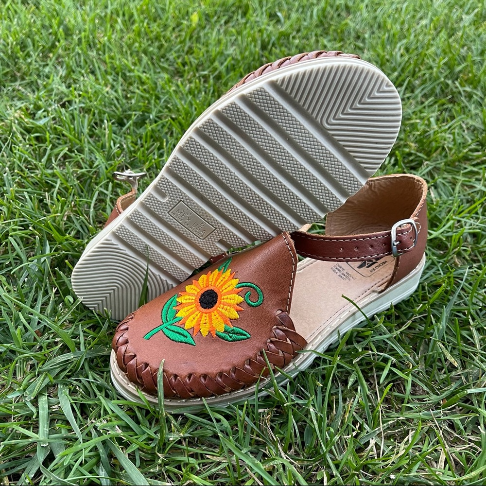 Women’s authentic Mexican Leather sunflower sandal - Picture 1 of 5